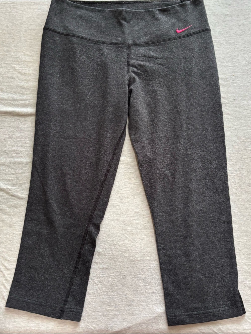 Nike Dri-FIT Dark Gray Capri Leggings Pink Swoosh Women’s Size M